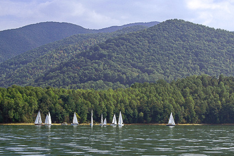 navigație pe Lacul Watauga - copyright foto 2020 Brian Raub